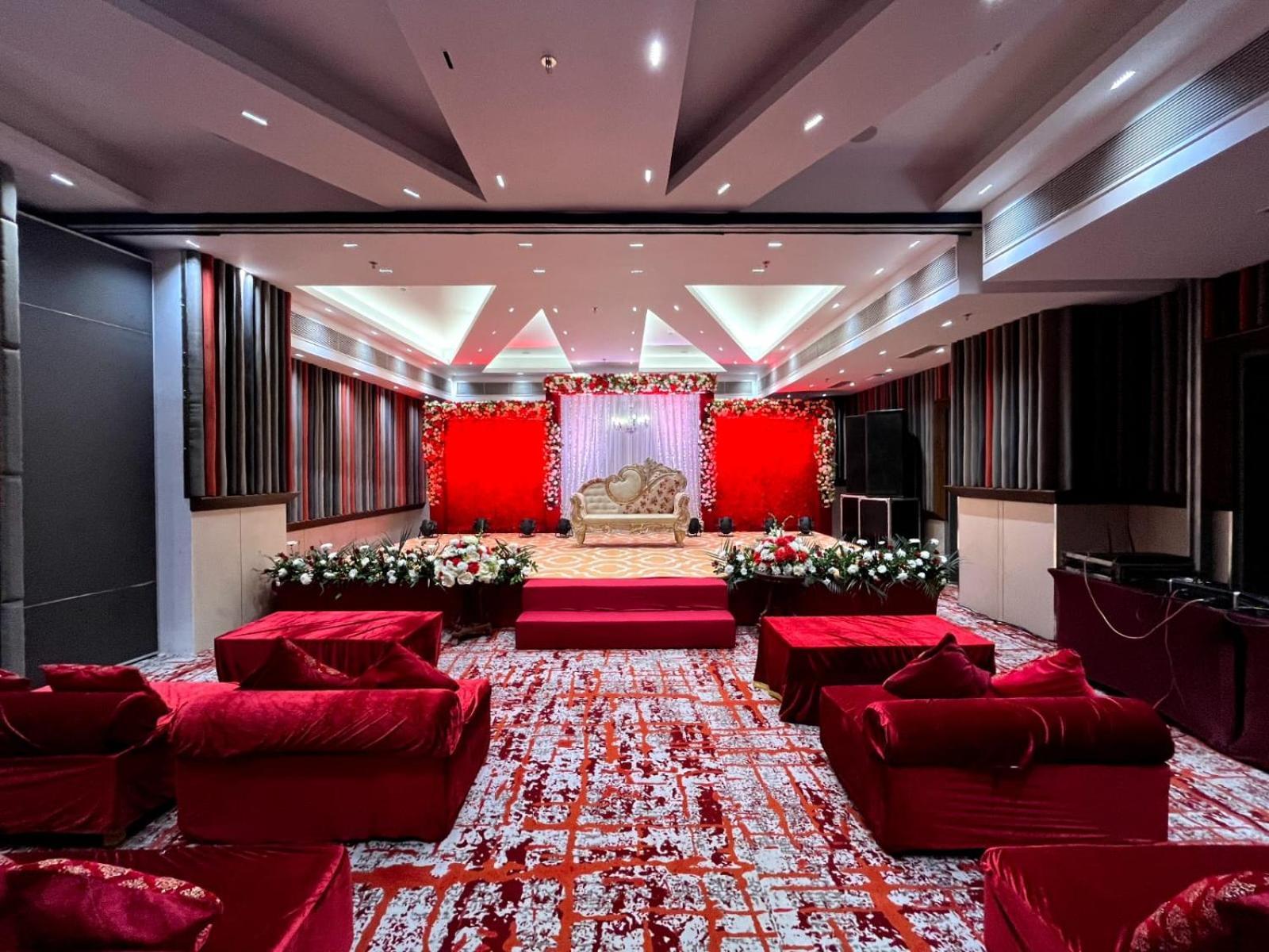 होटल Express & Gopalpura 4*